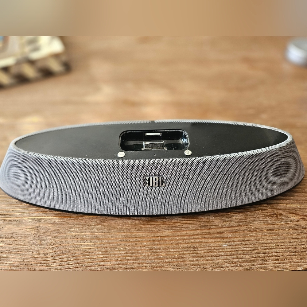 JBL On Stage 200iD High Performance Speaker Dock w/ Aux